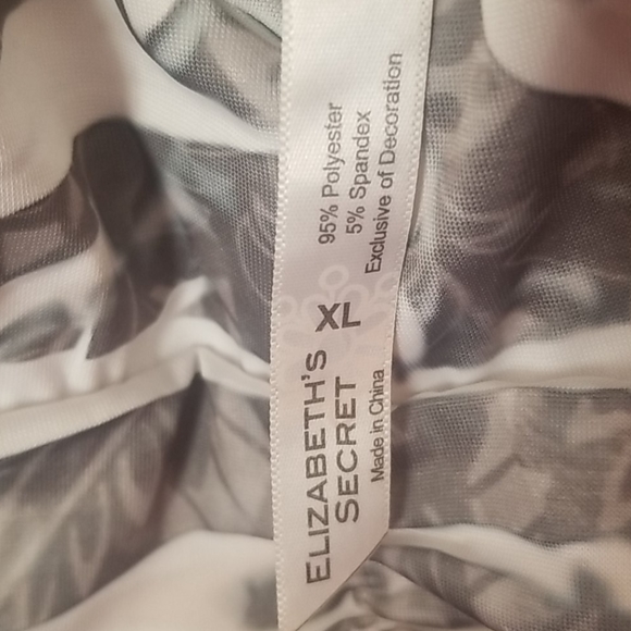 ELIZABETH'S SECRET Halter Dress - Picture 10 of 10